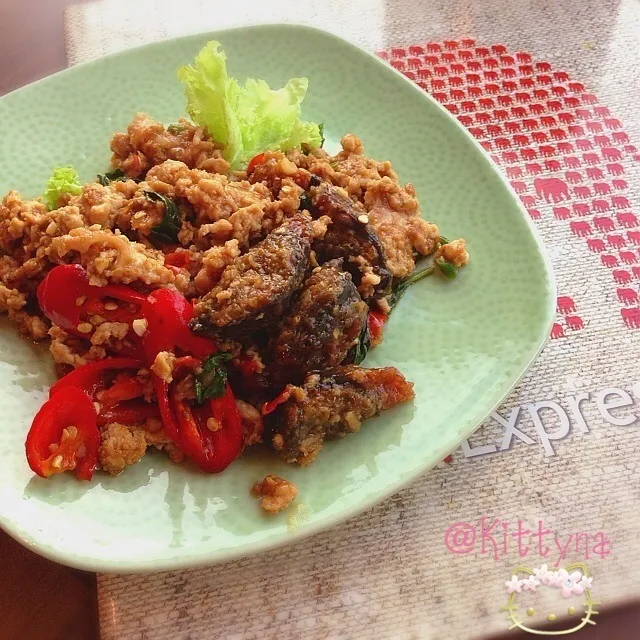 🙏Kraphoa Gai Kai Yeow Maa-Stir-fried Minced chicken with Thai Basil and centry egg |🎀Kittyna🌸さん