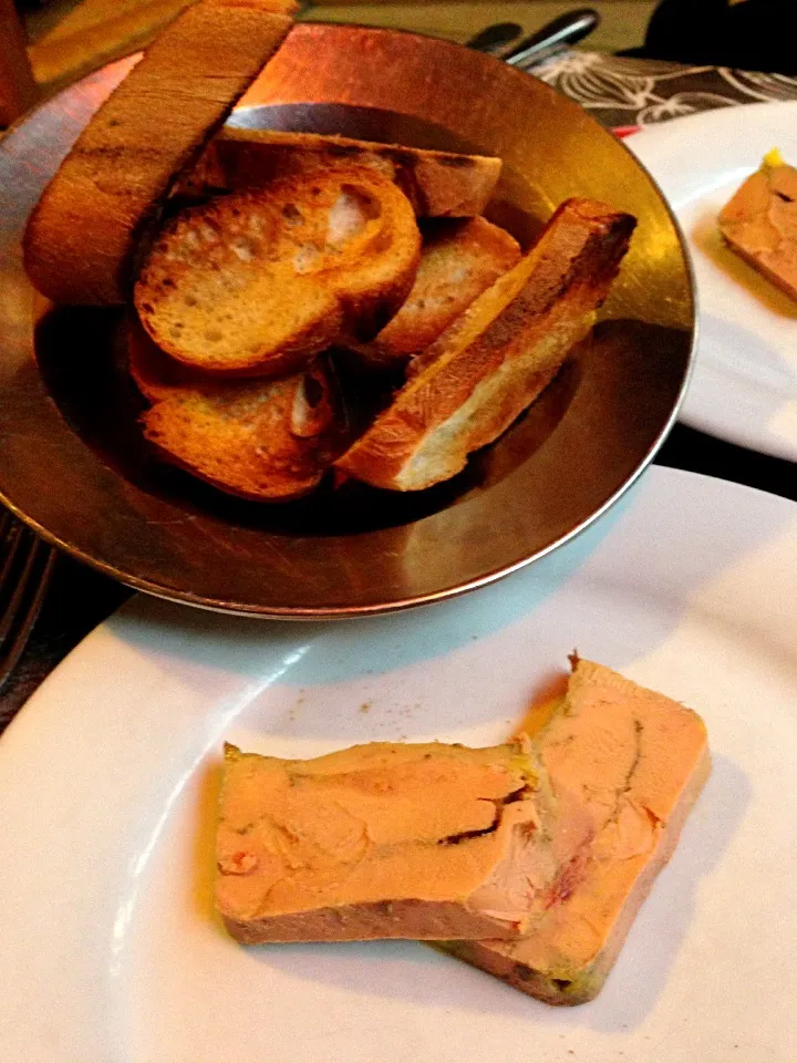 Snapdishの料理写真:Foie gras with toast|sweeettooothさん