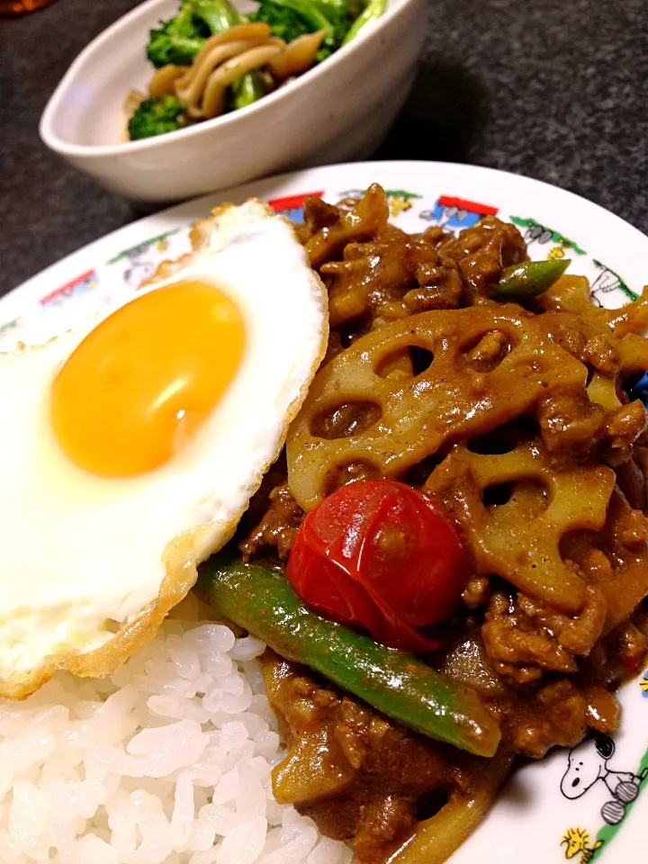 レンコンとひき肉のカレー・ブロッコリーとしめじのバター醤油|がぁがさん