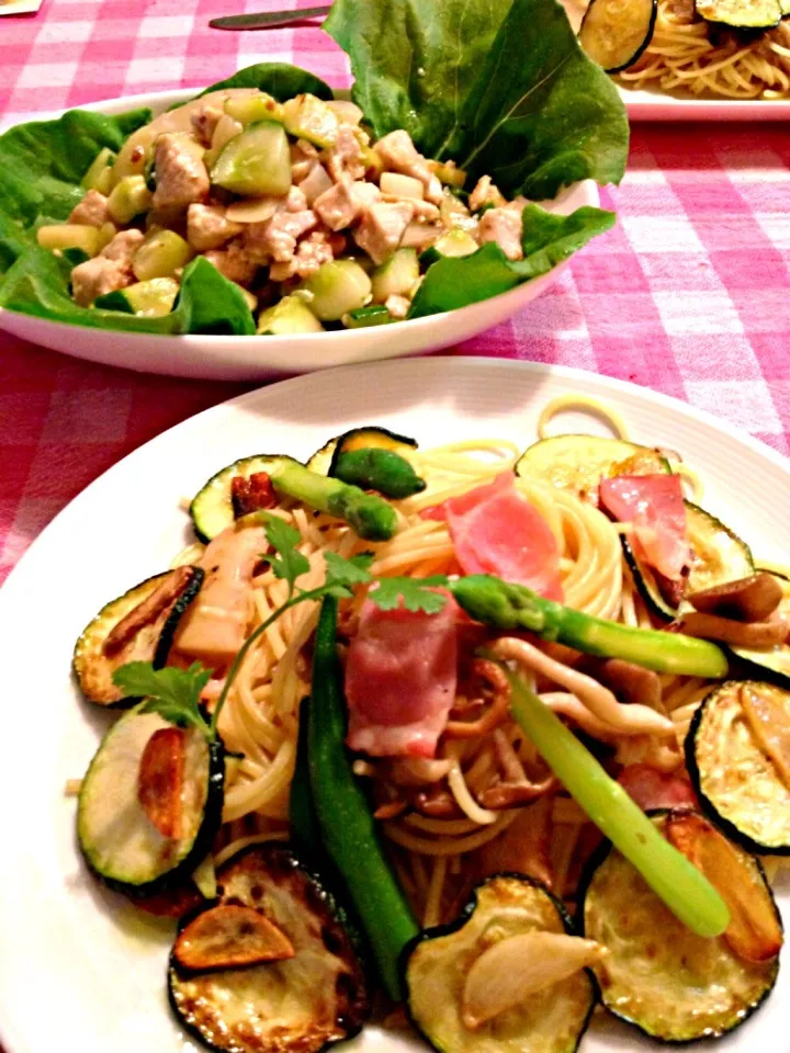 とり肉ときゅうりのピリ辛炒めくるみ入り      ズッキーニと、夏野菜のパスタ|ハルさん