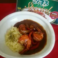 housefoodsさんのえびとセロリのグリーンカレー風炒めカレー|ミジュポッチャさん