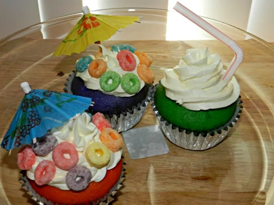 Fun Summertime fruit flavor cupcakes|mya comstockさん