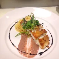 Seared corvina with a spaghetti squash medley and a creamy fig sauce|zac sayersさん