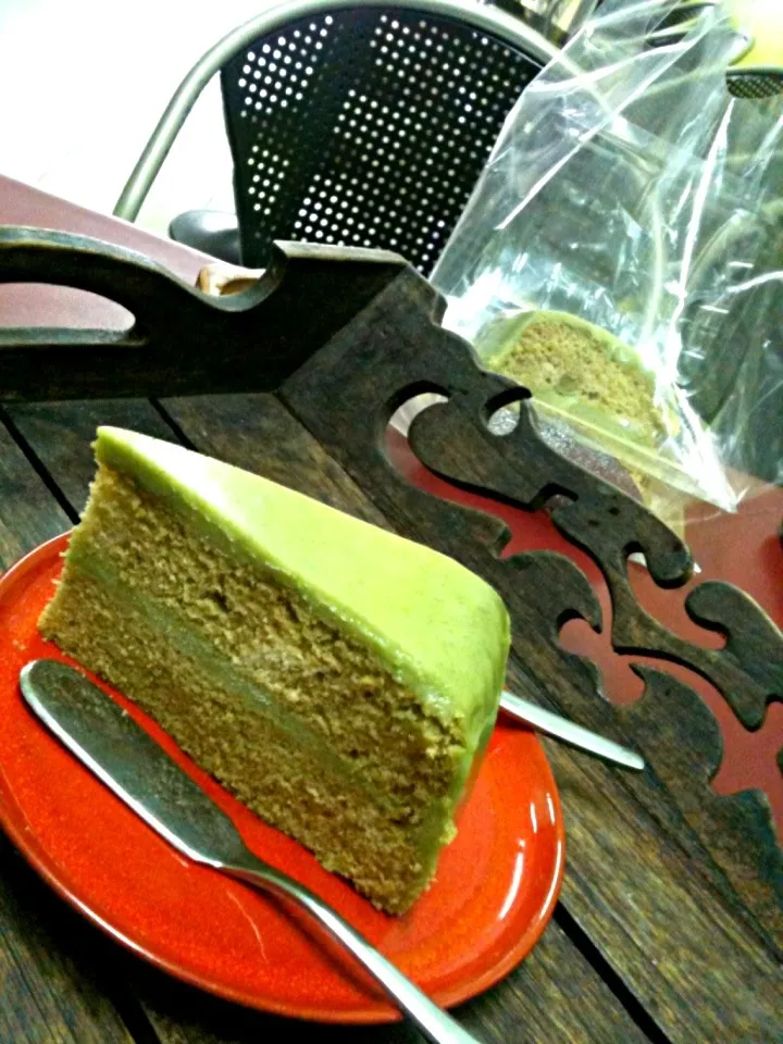 Snapdishの料理写真:Matcha Green Tea Cake|NujCookieDudeさん