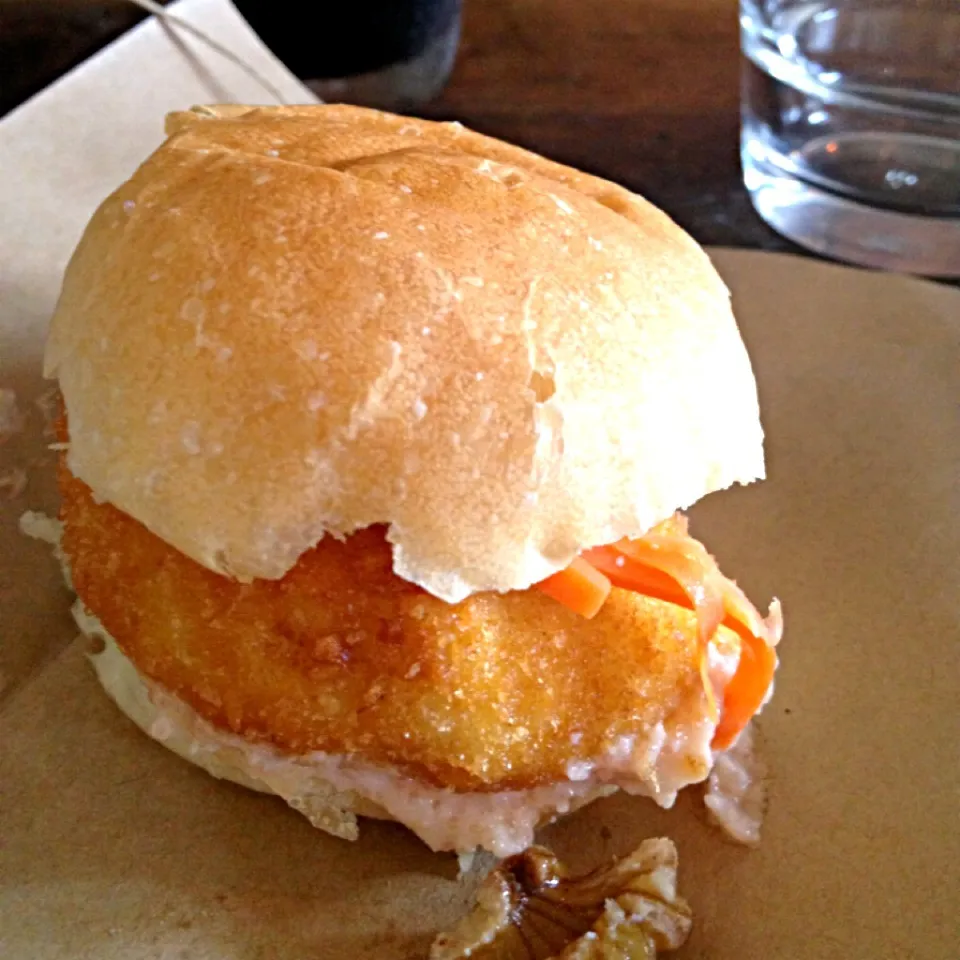 Alaskan cod white burger!|lauren shannonさん