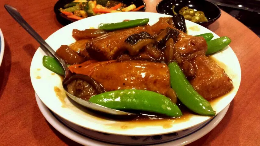 Signature tofu with sea cucumber, mushrooms and snow peas|genさん