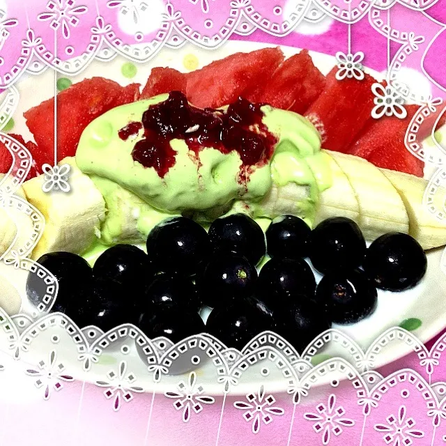 Appetite banana split between watermelon & grape|yuliaさん