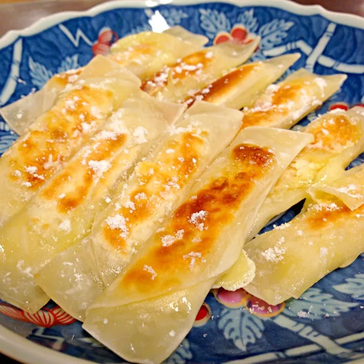 餃子の皮でパリパリチーズ沖縄のぬちまーすかけ|みきさん