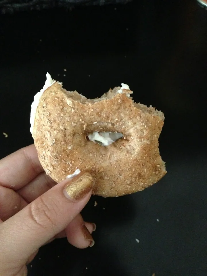 Mini whole wheat bagel with cream cheese|elie martelunaさん