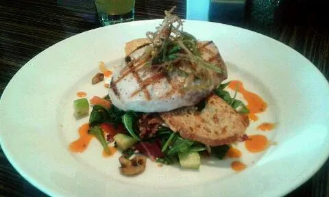 Chargrilled Sword Fish w/ crispy Spaghetti Squash & Snow Peas on a Summer Salad (Granny Smith Apple, Candied Walnuts, & Mesculin Mix) dressed in a Ancho Mango V|Bryan S. Mooreさん