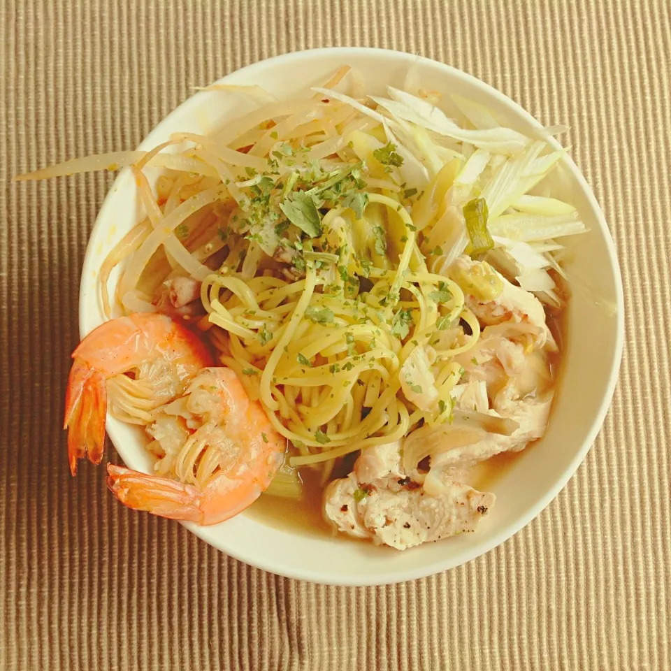 Snapdishの料理写真:揖保の糸のラーメン風|pechipuさん