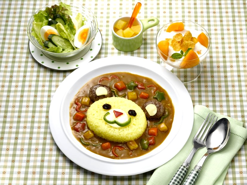 サフランライスとハンバーグで作るクマのカレー