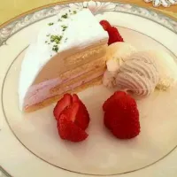 Snapdishの料理写真:ピスタチオと苺のドームケーキ|鈴木大輔さん