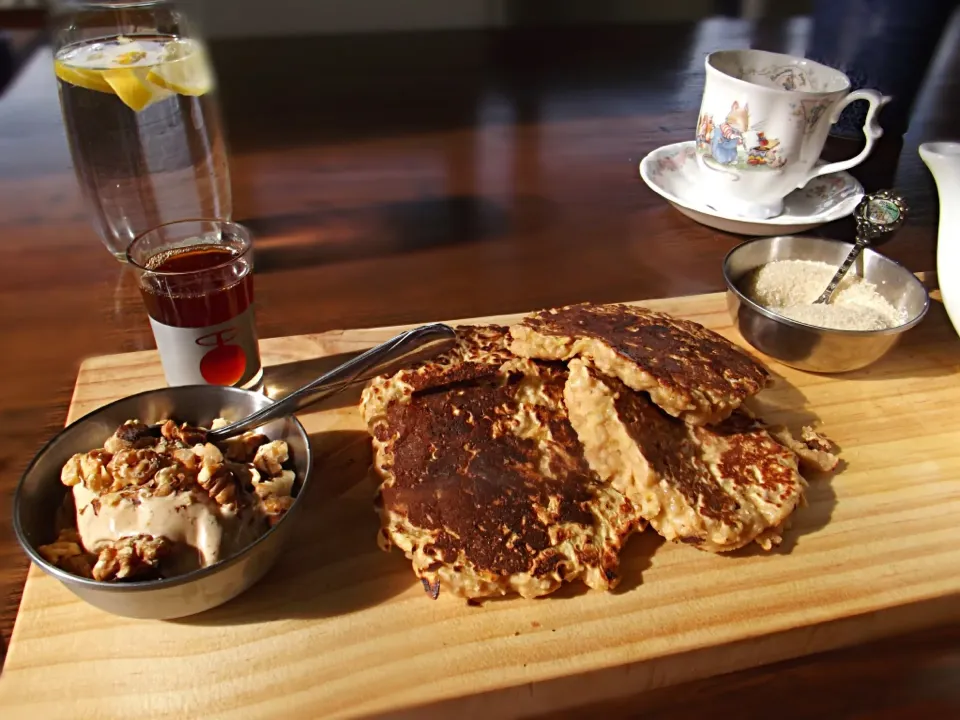 Apple pancakes with cinnamon icecream and apple caramel sauce|kipper's kitchenさん