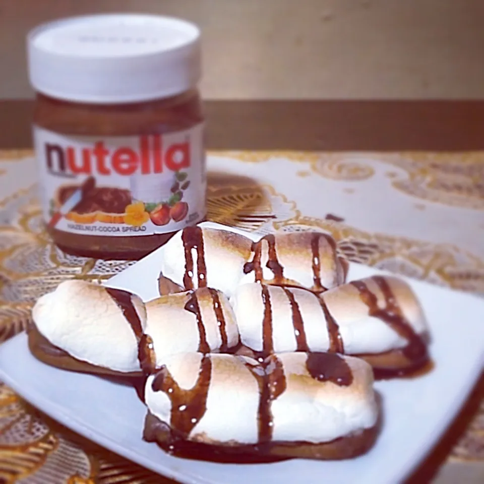 Snapdishの料理写真:Nutella S'mores!|iamfem05さん