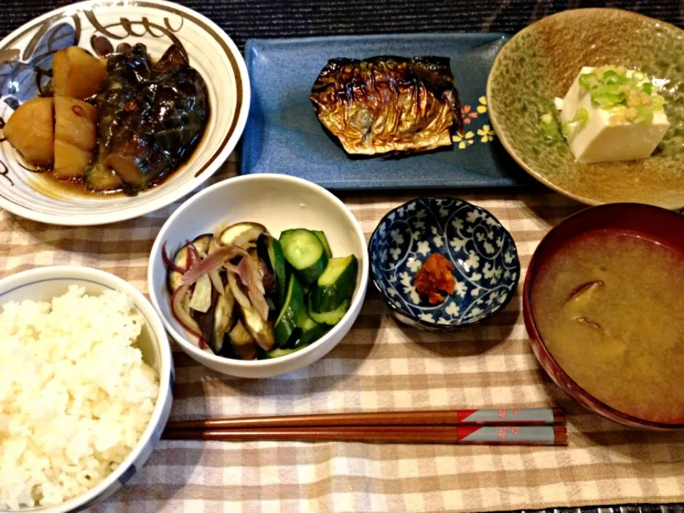 7月7日一人ご飯  ナスの甘辛煮  焼きさば  塩うに  冷や奴  あさりの味噌汁  みょうが茄子きゅうりの糠漬け|ベタママさん