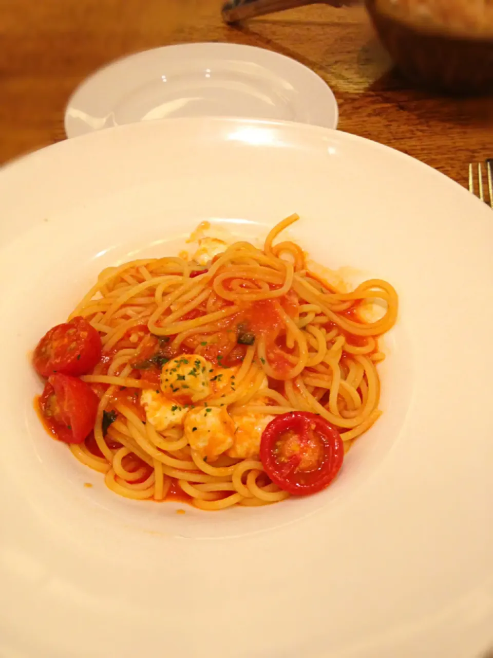 Fresh tomato,mozzarella  pasta|Yayoweさん