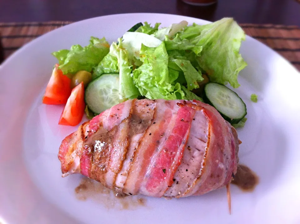 ナウシカのオーム風鶏胸肉のベーコン巻き|keiko mashimaさん