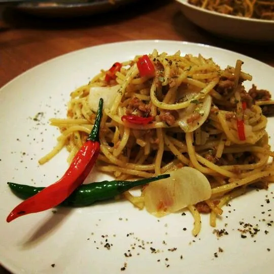 Snapdishの料理写真:Pasta Aglio Olio e Peperoncino|Ernest Tseさん