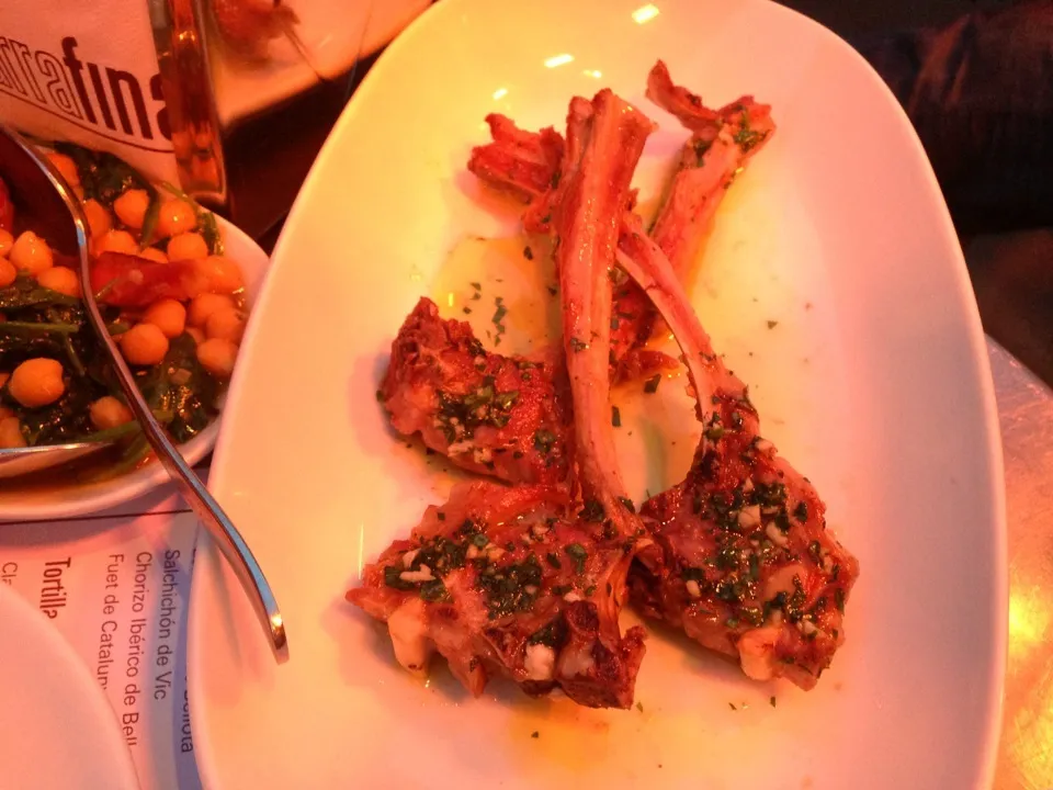 Snapdishの料理写真:Baby Fed Lamb Cutlet|sengkitさん