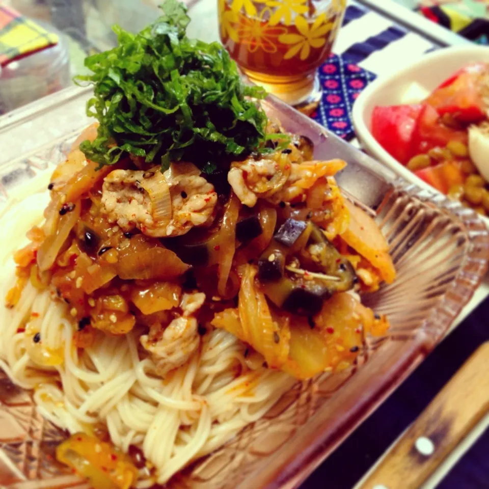 今日のトモコンダテは素麺で豚肉とキムチと茄子の冷製カッペリーニ風🍝🍆❤|🇯🇵ともこちゃん。さん