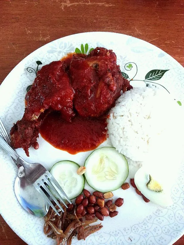 Snapdishの料理写真:nasi lemak|ilovefoodさん