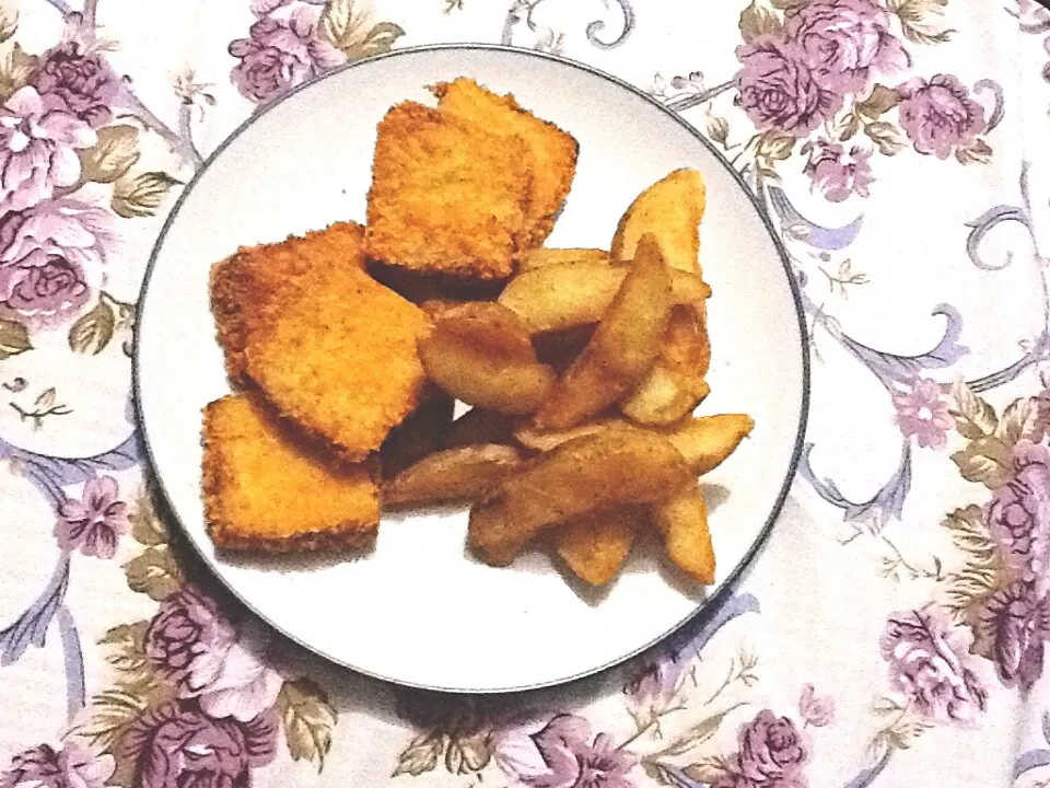 Homemade Fish Nugget with Homemade Potato Wedges|Aldina Febriyantiさん