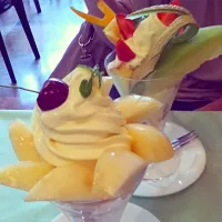 桃のパフェ
BEFORE eating dinner to serve; peach parfait.|Shinichiro Kuraさん