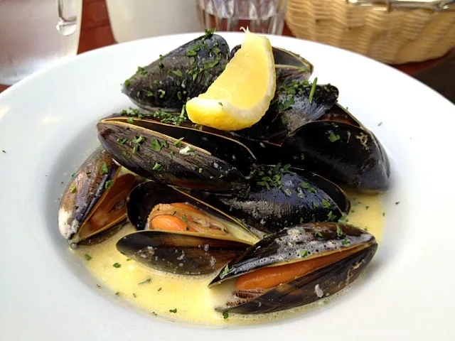 Snapdishの料理写真:Shetland mussels|willzさん