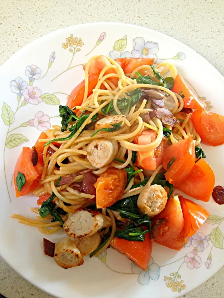 Pasta with Chicken Sausage, Baby Spinach and Tomato|stephanie singgatamaさん