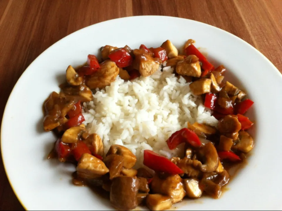 Rice, peanut-sauce, paprica, mushroom, Onion|wiwi mrgさん