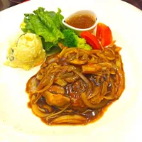 Hamburg w Demi-glace sauce|Rinzeiさん