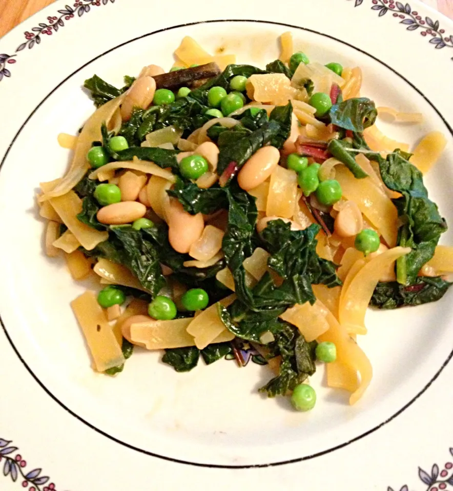 Snapdishの料理写真:Beans and Greens Pasta|http://melissasmenu.wordpress.com/さん