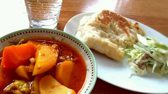 辛くないスパイスカレーとフライパンで作るナン|五月さん