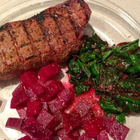 Aged New York strip, farmers market beets, and baby Swiss chard.|Deanna Nelsonさん