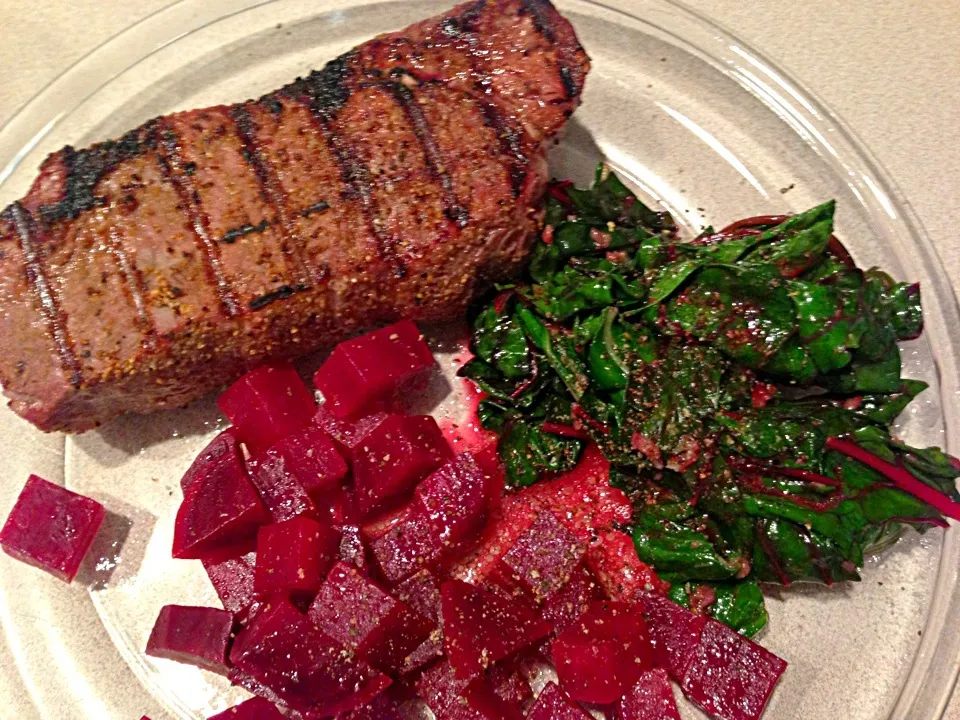 Aged New York strip, farmers market beets, and baby Swiss chard.|Deanna Nelsonさん