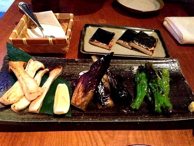 Snapdishの料理写真:Grilled mushrooms, Japanese eggplant and peppers with ginger, and grilled Japanese potato nagaimo with nori.|georgianaさん