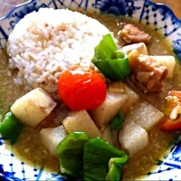 暑いときには、汗かきながらグリーンカレー。大量にいただいた長芋いれてみた。元気になりそうだ。|maamaaさん