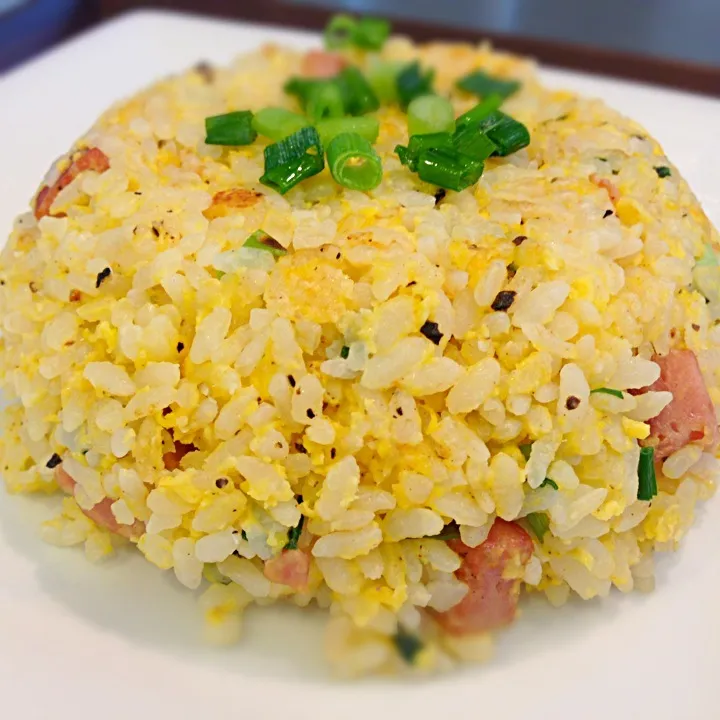 Snapdishの料理写真:Spam fried rice スパムチャーハン|Etsuko Kajikawaさん