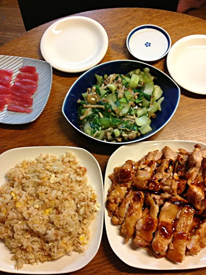 Snapdishの料理写真:★チキンステーキ★ツナピラフ★青梗菜とキノコの中華煮|三宅 里美さん