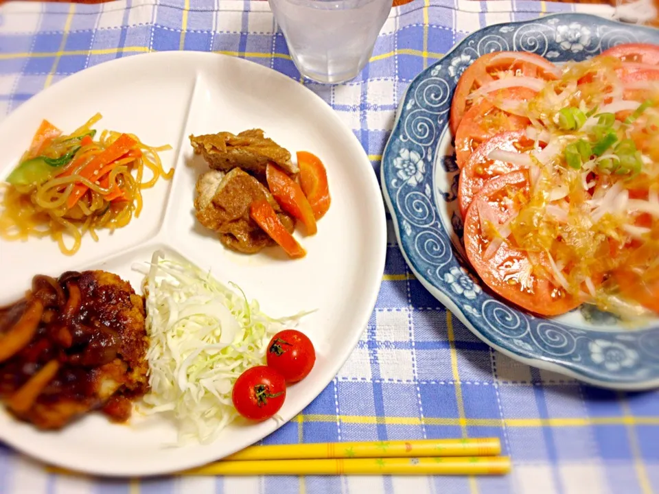 おからハンバーグ、春雨サラダ、厚揚げの煮物、トマトサラダ|シロクロさん