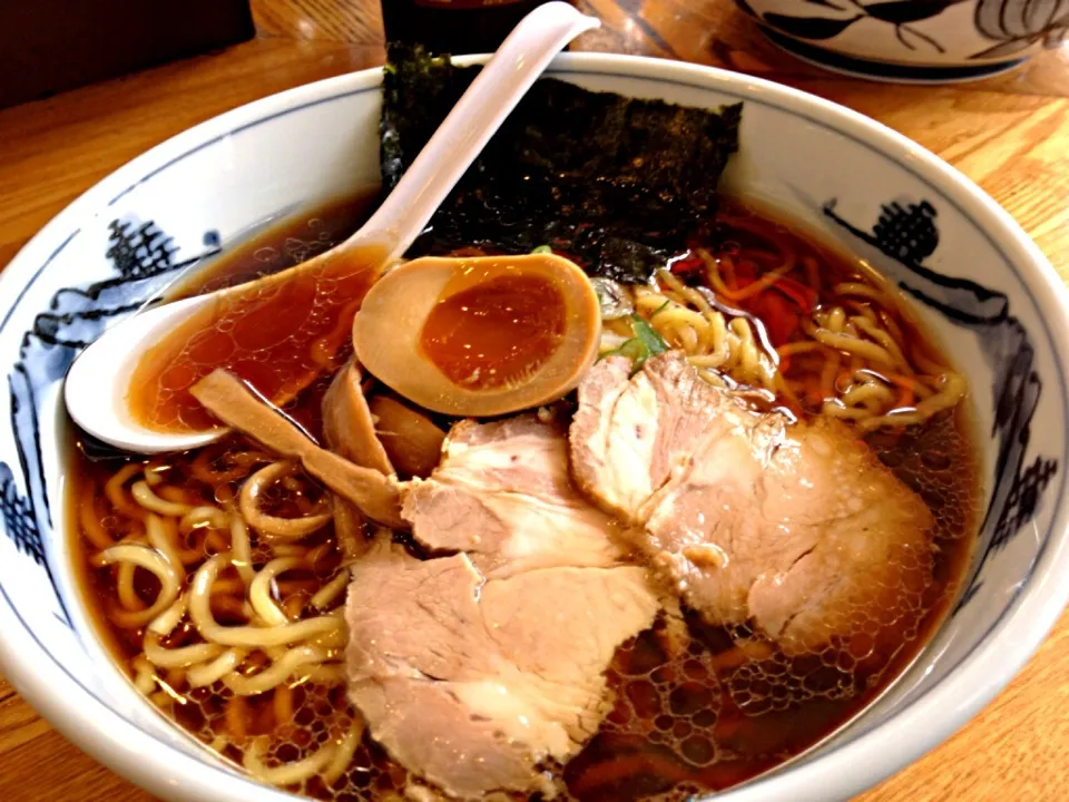 もっちり太麺 醤油ラーメン|きむらゆりかさん