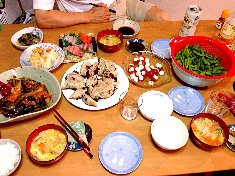 ずっと二週間夕飯作りをさぼってまして…今夜は頑張りました！でも餃子は焦がしてしまいました😅|相良幸子さん