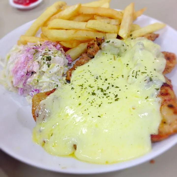 Cheesy cheese chicken chop. ^^|해리さん