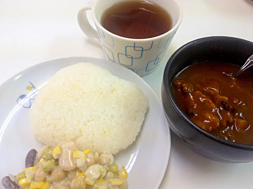 本日のカレーランチ 豆サラダ付き セブンプレミアム|sakumaさん