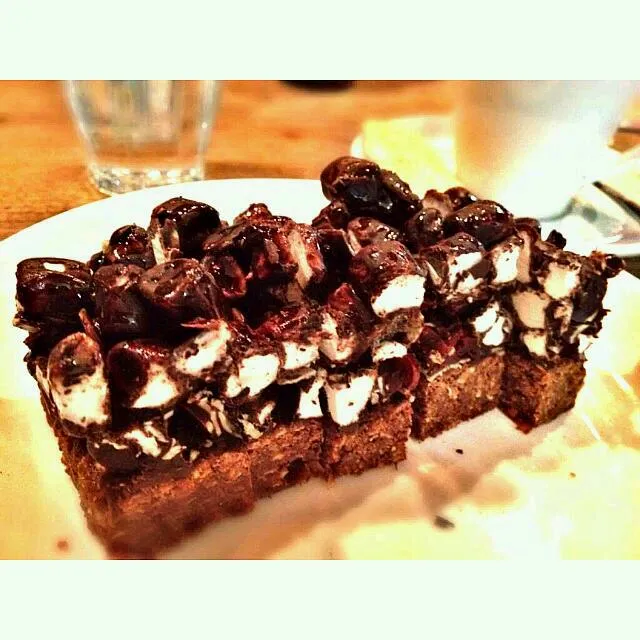 chocolate marshmellow cake|Endi Andreas Limasさん