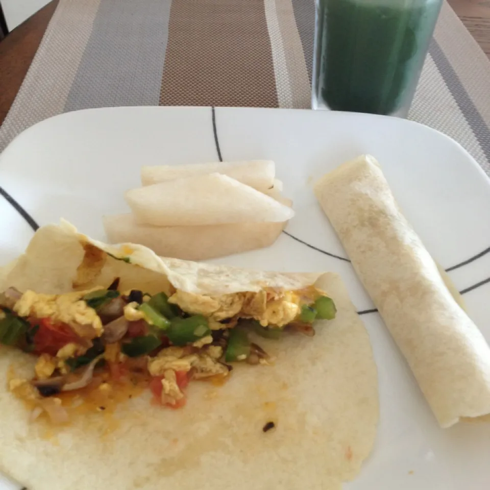 Breakfast Tortilla Roll-Ups with Greenberry Shakeology on the side|Rosetteさん