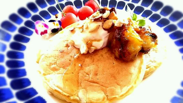 バナナ入りイーストパンケーキで朝飯!!|シローさん