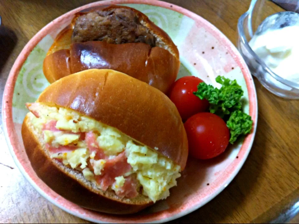 朝ごはん、ハンバーグロールとポテハムロール|hanaさん