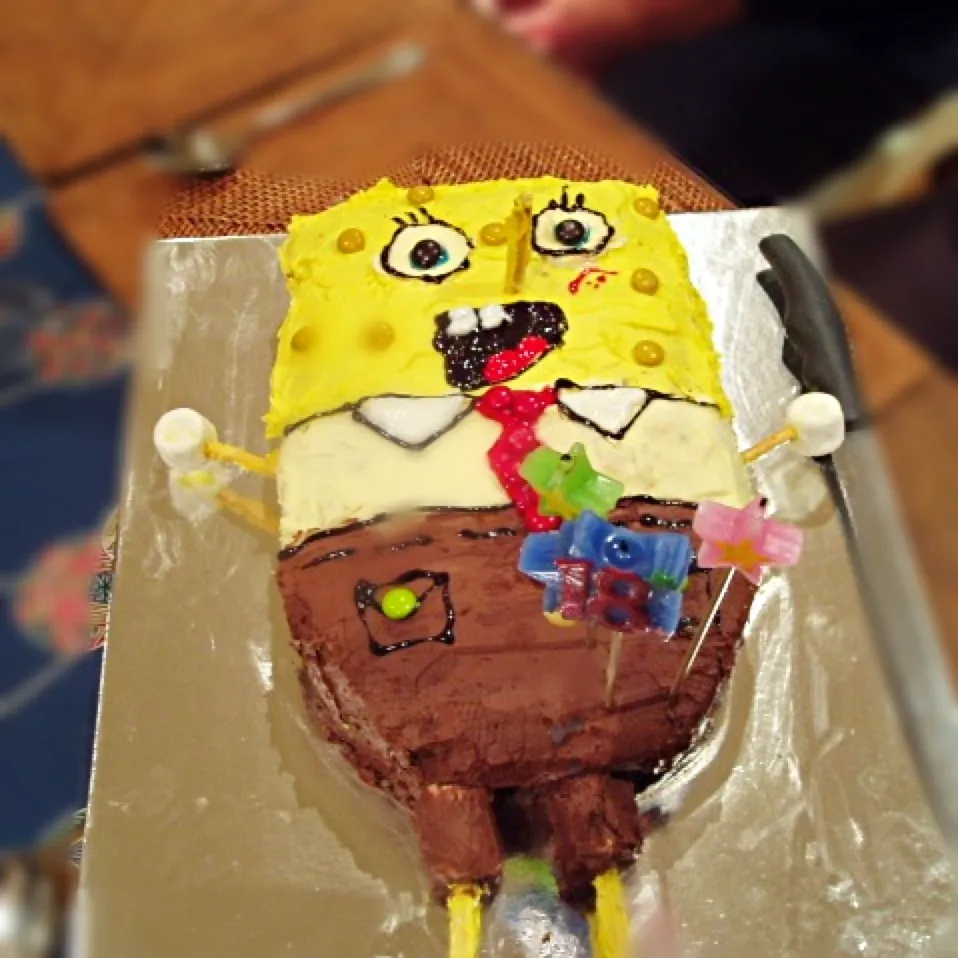 Spongebob Squarepants Cake - Vanilla cake with vanilla and chocolate butter cream|kipper's kitchenさん